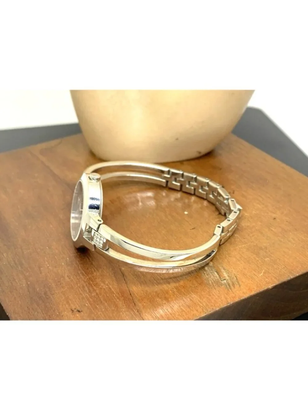 Movado Women's Watch 0607154 Amorosa Diamonds Swiss Quartz Steel Bangle 24mm